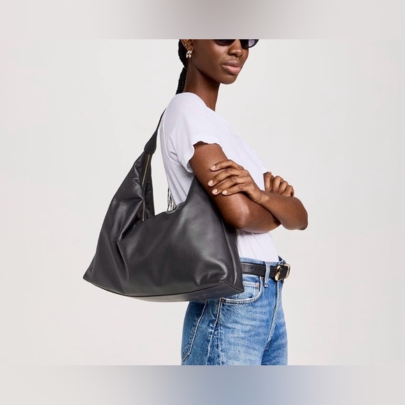 Elegant Black Shoulder Bag - Picture 1 of 12